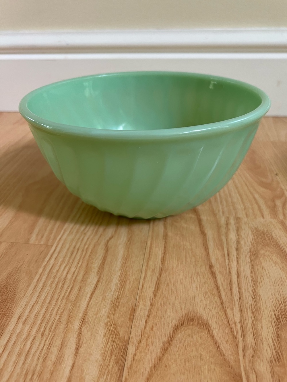 VINTAGE FIRE KING JADEITE SWIRL MIXING BOWL - Picture 2 of 7